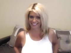 Mature webcam blonde Kaylacougar play with dildo