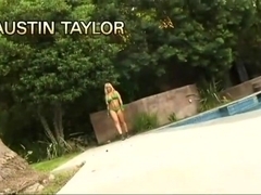 Austin Taylor slammed in her snatch