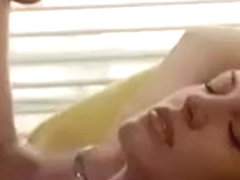 La ragazza dal pigiama giallo 1977 (Threesome erotic scene)