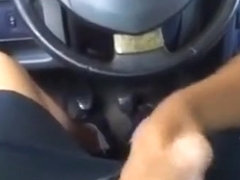 Latina sucks off her bf in the car on a parking spot