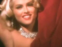 Anna Nicole Smith Comparison to Marilyn Monroe