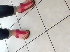 Sexy Feet in pink shoes of a MILF