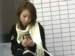 Japanese girl sexy upskirt on public sidewalk