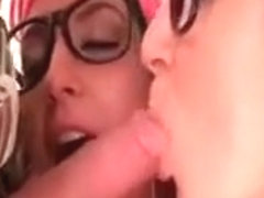 College sexparty with girls sucking dick