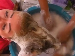 Haare Waschen Und Shampoonieren - 20