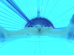 Momm caught under the public Tanning Bed