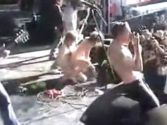 Amateur couple fucking at a rock concert