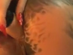 Tattooed chick masturbating in front of webcam