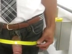 Blackey Madi_S-Airport jerk off