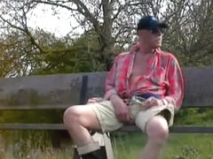 nlboots - sitting on a bench