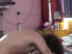 Stud giving wilmaann a facial