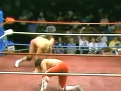 Chaz vs Dapper Dan :Hot Wrestling