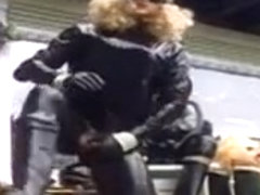 Roxina2004EncasedInRubberLatex280404