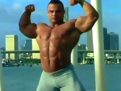 MUSCLE WORSHIP BODYBUILDER DANNY