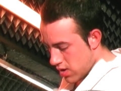 Sexy twink blows jizzster