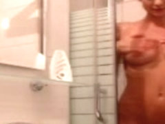 Crissy webcam sex show in the shower