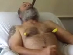 Bear smokin vid 1