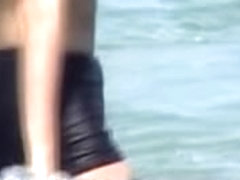 Spying candid asses in latex of matures in the water 07c