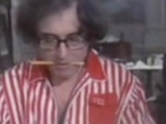 Edwige Fenech - La signora gioca bene a scopa (1974)