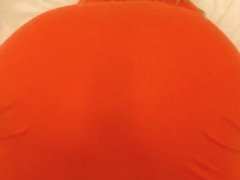 CULONZOTA EN VESTIDO NARANJA