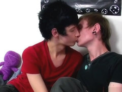 Twinks Kyle Wilkinson and Jason Valentine go full bareback