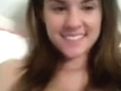 Teen Siswet19 Flashing Boobs On Live Webcam