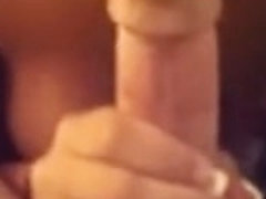 Hotty gives vacay blow job