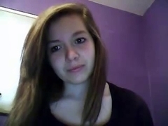 brunette hair w lint roller