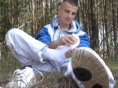 Gay Dude Jerks Off in Outdoors