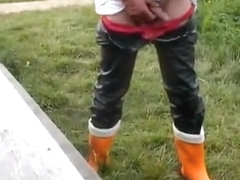 nlboots - from black (leather) to blue (working trousers)