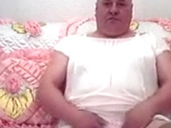 Fat girlsy posing #2