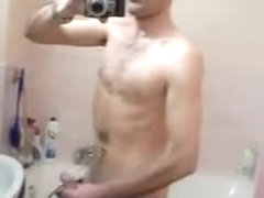 dans la salle de bain d'un ami / in the bath of a ally