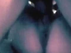 Valerie expose sa chatte