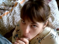 russian housewife sucks blowjob