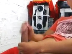 jerking my hung big dick