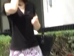 Walking like a model with no panties on sharking video