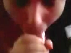 Pretty girl does amateur BJ