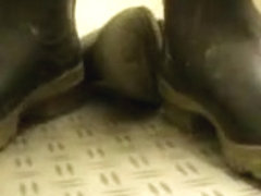 nlboots - standin' in boots (b)