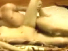 Fille mince au cul trop excitant baise devant la camera