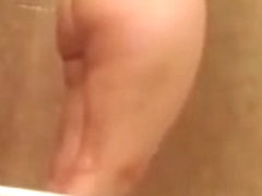 Mature with Big Butt Films her self in the Shower