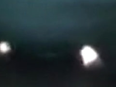 Garota paga boquete e goza na vara.