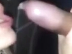 BIONDA TEEN TETTONA SI FASCOPARE ALL'APERTO E SI FA' SBORRARE SUL CULO