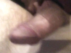 Negrita trabajando y corrida en sus tetones