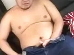 Bear fella jerking himself