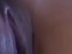 Amateure girl masturbates