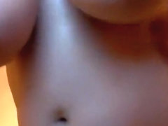 Umniza7777 shows her big tits