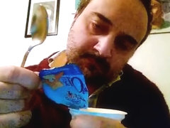 Kocalos - Yogurt licking