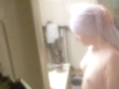 Voyeur Video of ex-girlfriend after shower - nice ASS!!!!