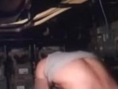 Discreate Garage Fuck