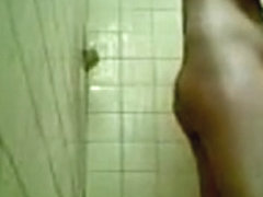 monse en la regadera